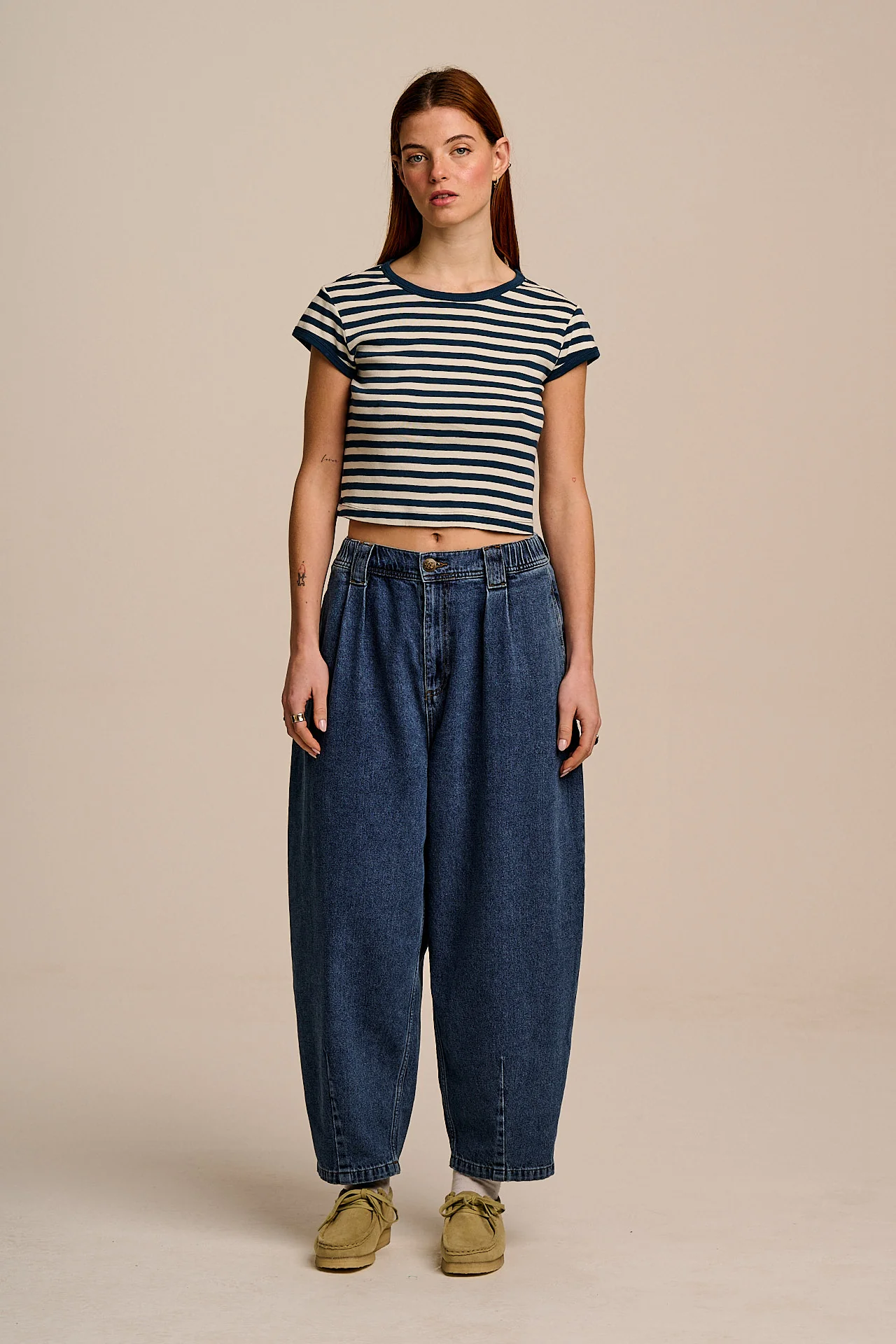 Ashby - Denim Barrel Leg Jeans in Mid Wash - Image 2