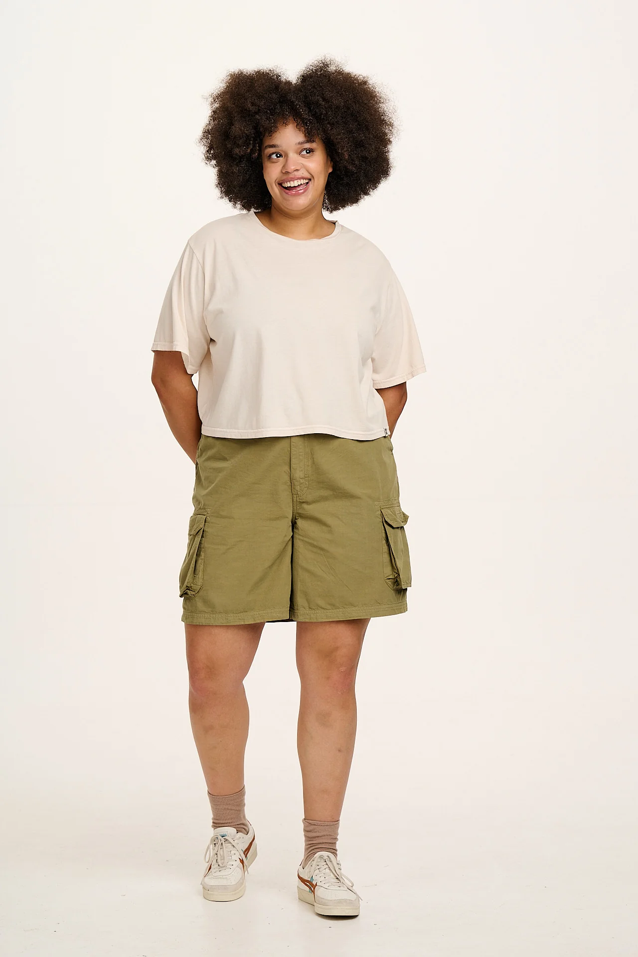 Avery - Cotton Cargo Shorts in Herb Garden Green - Image 4