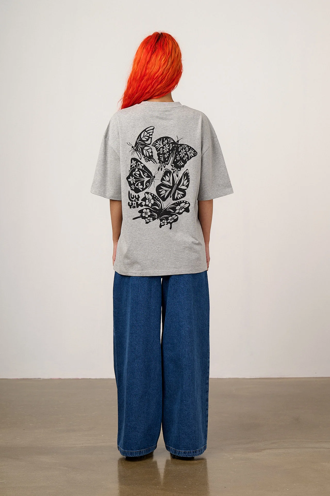 Benny - Oversized Cotton T-Shirt in Grey Marl with Butterfly Print - Image 5