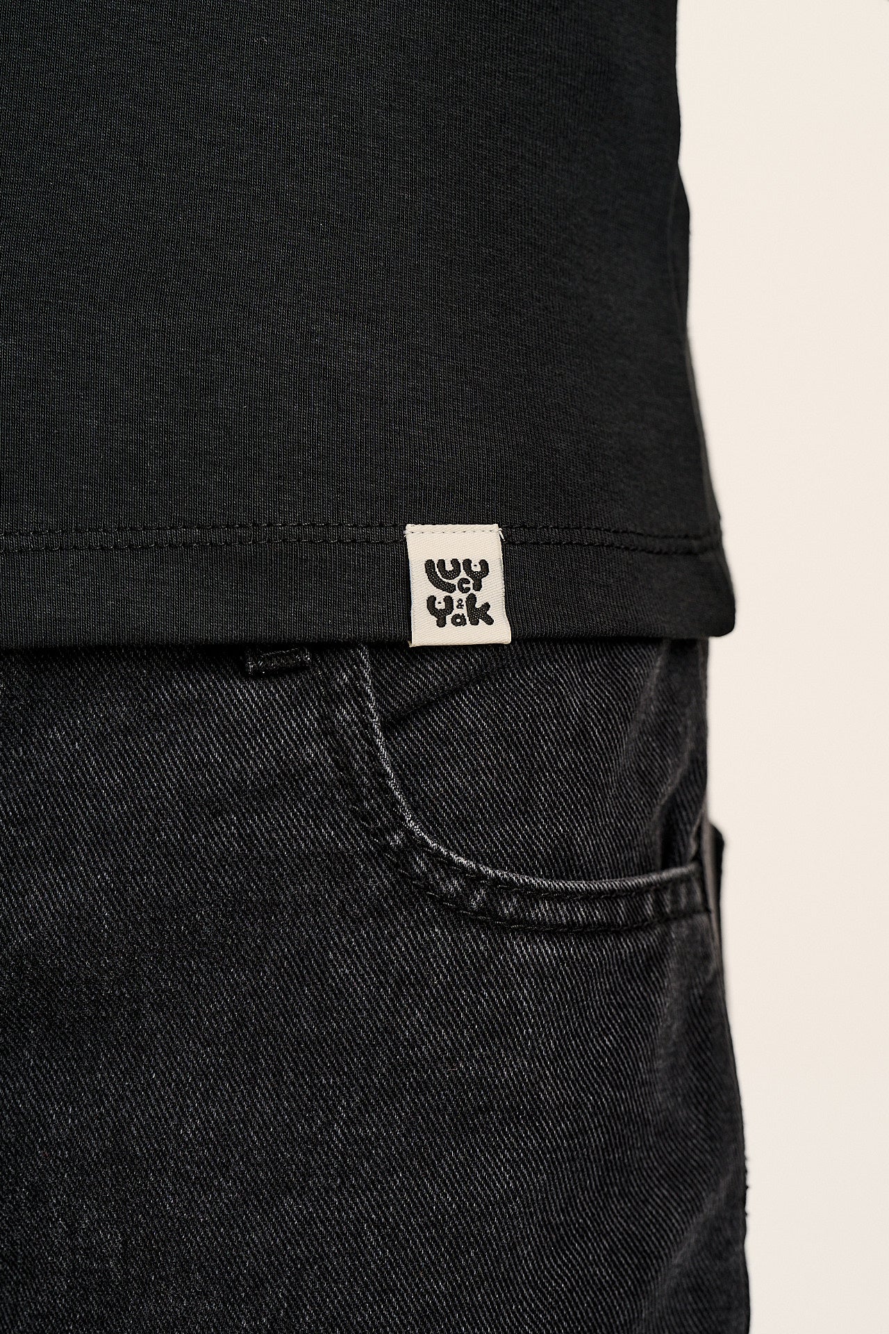 Maya - Cotton T-Shirt in Black Leopard Print - Image 5
