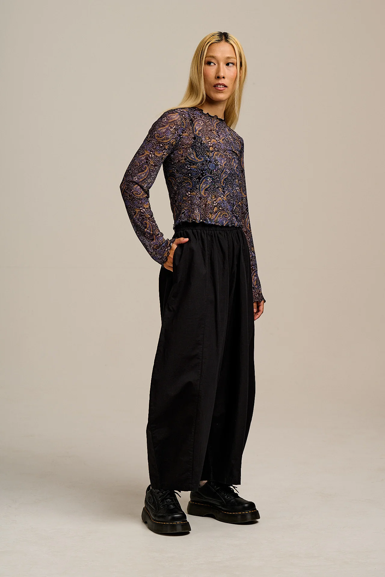 Obregon - Barrel Leg Cotton Trousers in Black - Image 6