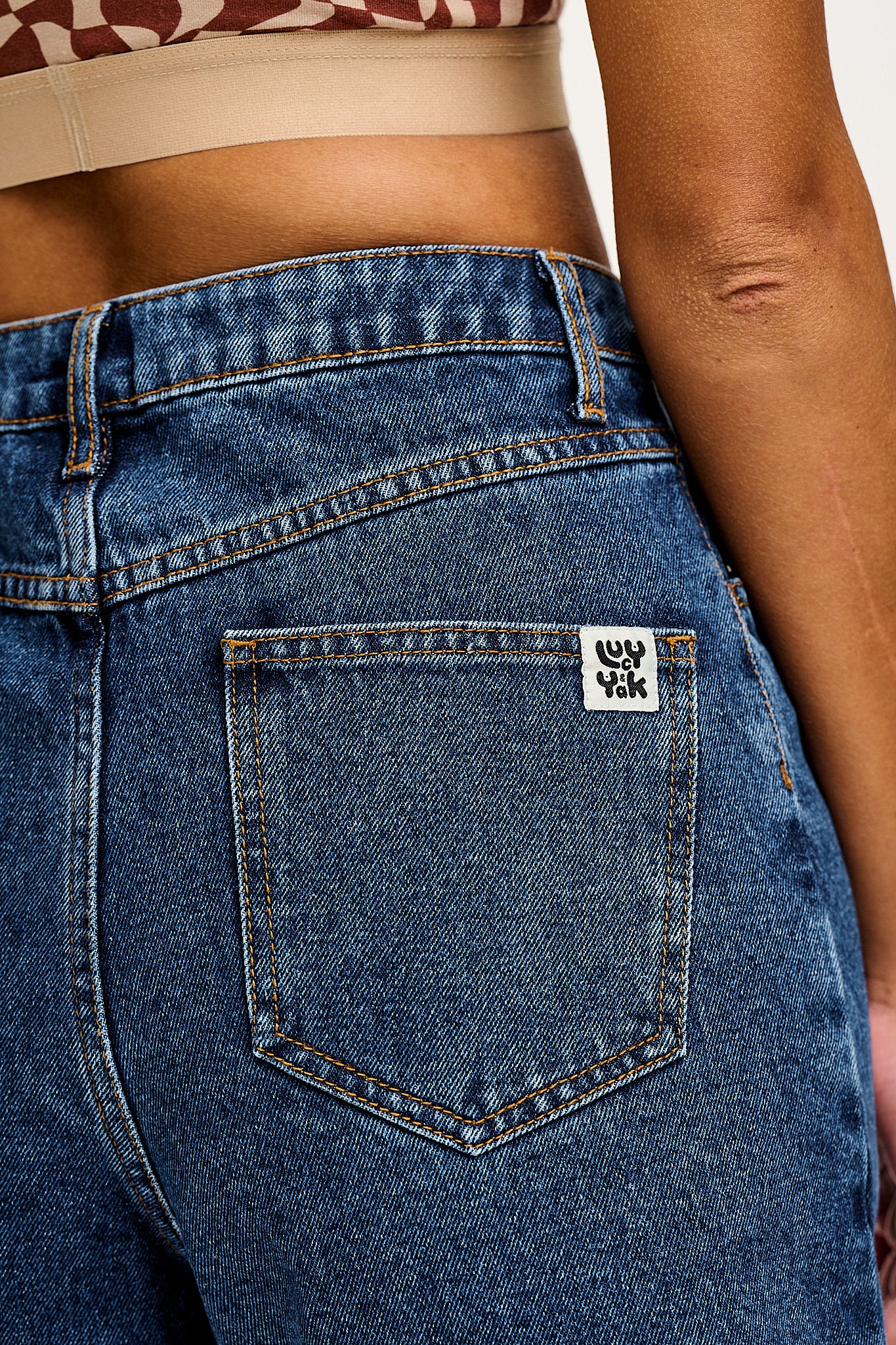 Parker - Denim Shorts in Mid Wash Blue - Image 4